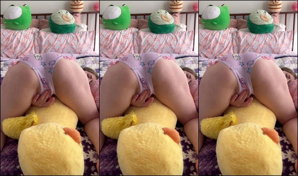 Babybunnnie 3253293107 03 27 2024 Happy Hump Day From Me And Duckie
