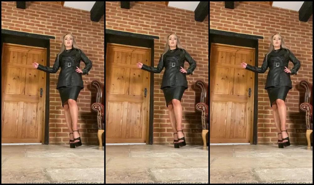 Misscourtneym Onlyfans Calling My Leather Slavesp