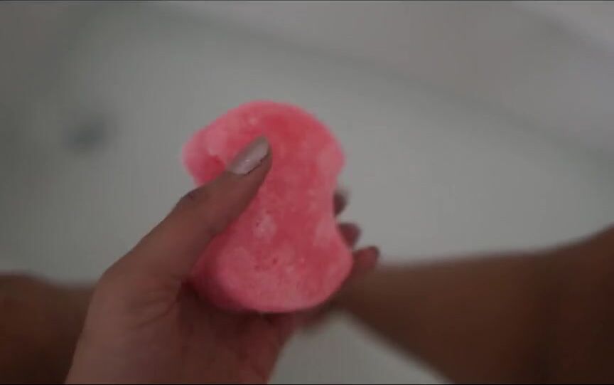 Kylie Le Beaus Feet Nicknamed Kylielebeausfeet Onlyfans This New Foot Scrubber Is Actually Pretty Fabulous Watch Me Get All Soapy And Clean These