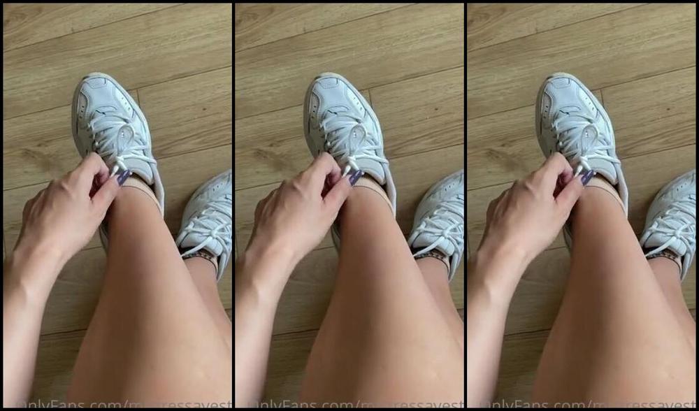 Mistress Sayeste Aka Mistressayeste Onlyfans Sweaty Socks After Sports Spor Sonras Terli Oraplarp