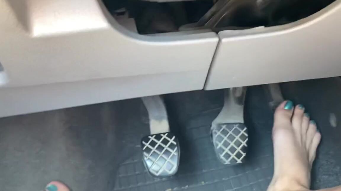 Froggeevip Onlyfans Do You Drive Barefoot I Looove