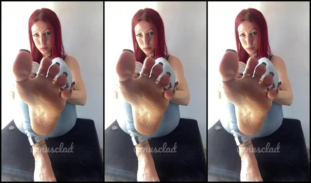 Venusclad Aka Venuscladtop1 Onlyfans Look At Me And Be Mesmerized By My Feet Guardami E Fatti Ipnotizzare Dai Miei Piedi Zx