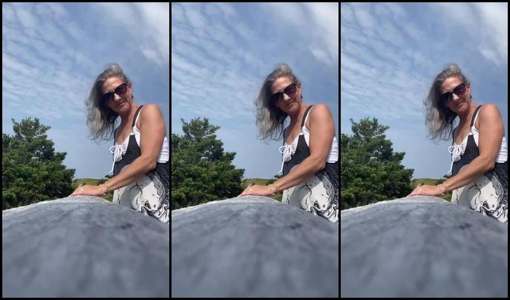 Lezlyan Nicknamed La Little Dancer Feet Onlyfans You Are Welcome To Stop And Smell My Hiking Feet But No Touching Unless You Pay