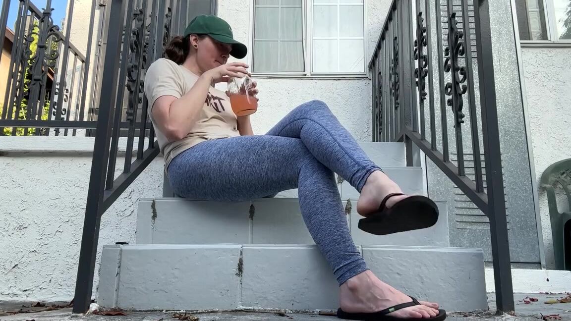 Athletoes Nicknamed Athletoes Onlyfans Sipping On My Mocktail Watching The Kitty And Listening To The Birds This