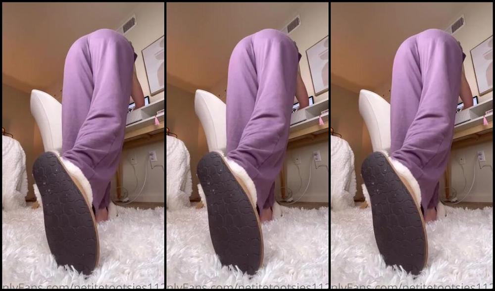 Petite Feet Penelope Aka Penelopestootsies739 Onlyfans Catching You Staring Again While I Play With My Shoes