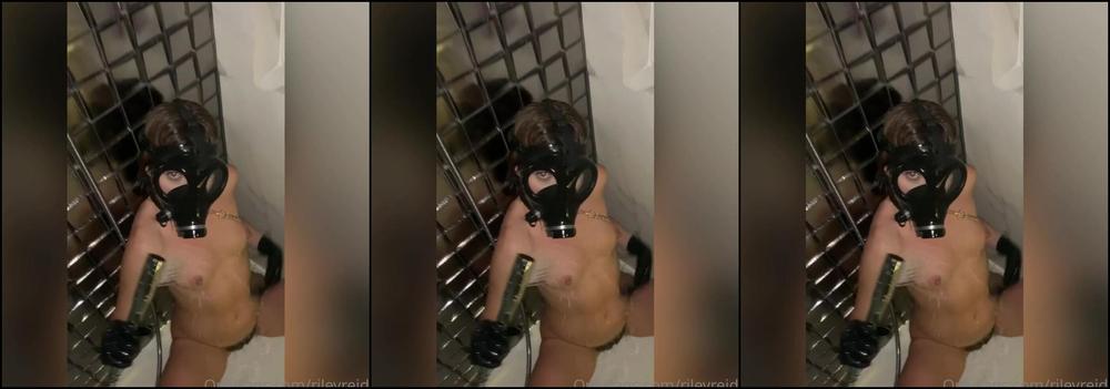 Rileyreidx Shes Troubled