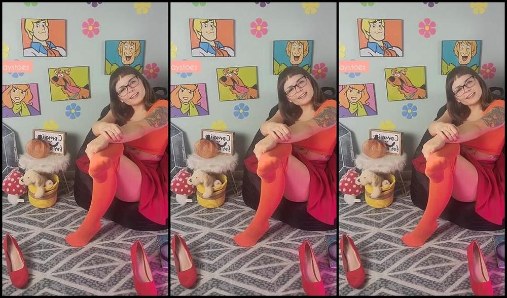 Tays Toes Nicknamed Taystoes 10 18 2022 Onlyfans Video Velma Heel Dangle Sock Peel And Barefoot Joi