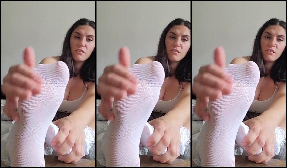 Goddess Nicole Aka Nicolesgoddesssoles Foot Fetish 04 12 2024 Onlyfans Video These Silky Socks Are Soo Buttery Soft I Bet It Would Feel Good To Put Your