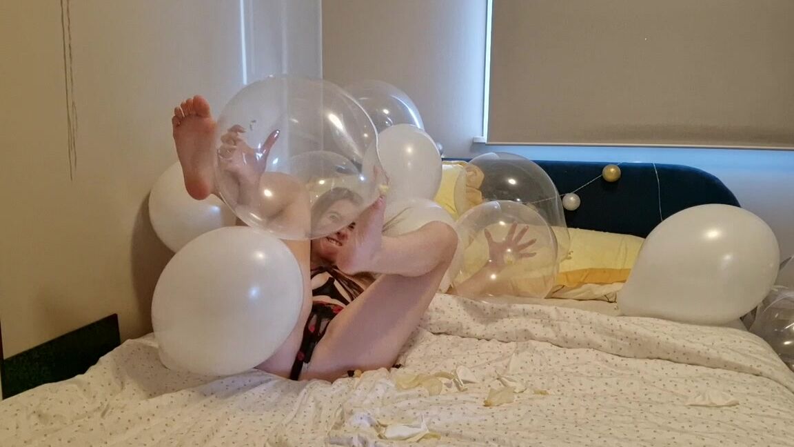 Linaroselina Feeling Sexy With My Balloons