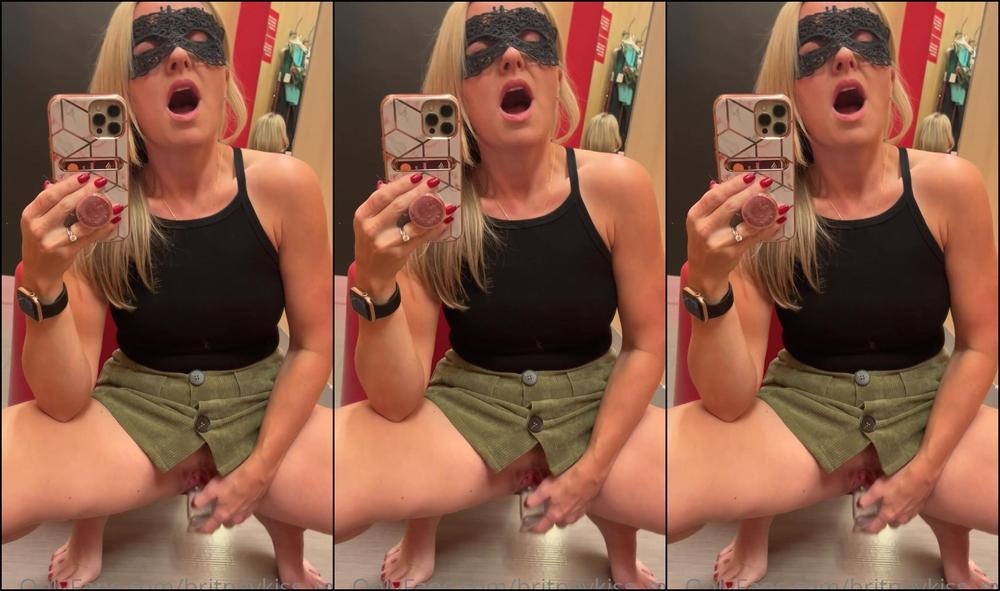 Britneykiss Me Happy Wednesday Night I Love Being Naughty In The Fitting Rooms It S So Fun I Love Th