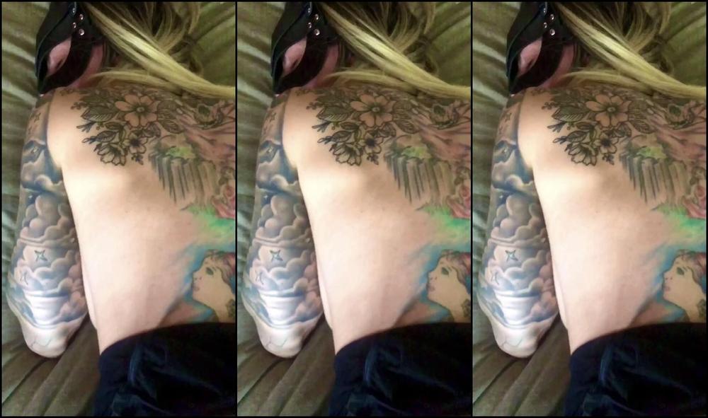 marsfoxxx fucked hard after caught camming manyvids