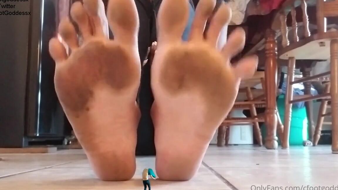 Chocolate Foot Goddess Nicknamed Cfootgoddessx Foot Fetish 05 16 2020 Onlyfans Video Motherinlaw Fanasty Giantess Sfx