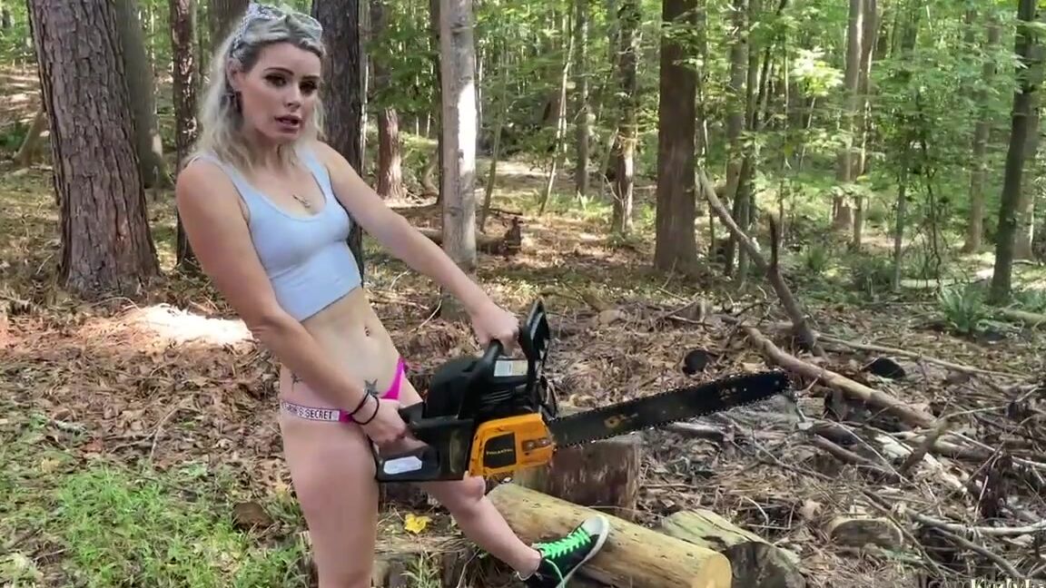 Kodyevans Onlyfans Since It S Halloween The Appropriate Video To Post Would Be Me Using A Chainsaw Correct