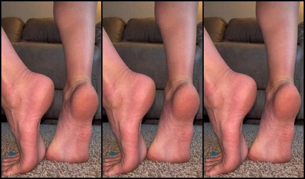 Ivy S Feet Nicknamed Footivy Foot Fetish 06 11 2023 Onlyfans Video Morning Stretch 432