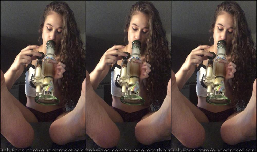 Queenrosethorn Smoke And Chill Let Me Know What You Think About Me Doing A Live Where We Can Just Sm