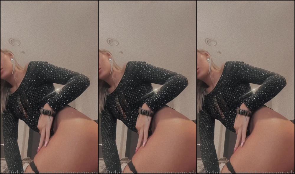 Rhiannonryder Strip Tease And Booty Shaking