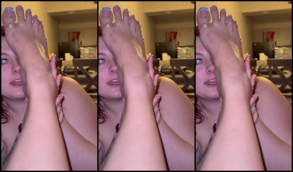 Sofieesoles Onlyfans Do It Like The Way Baby Kaykez69 Massages My Feet And Wraps Her Titties Around Them Cause2