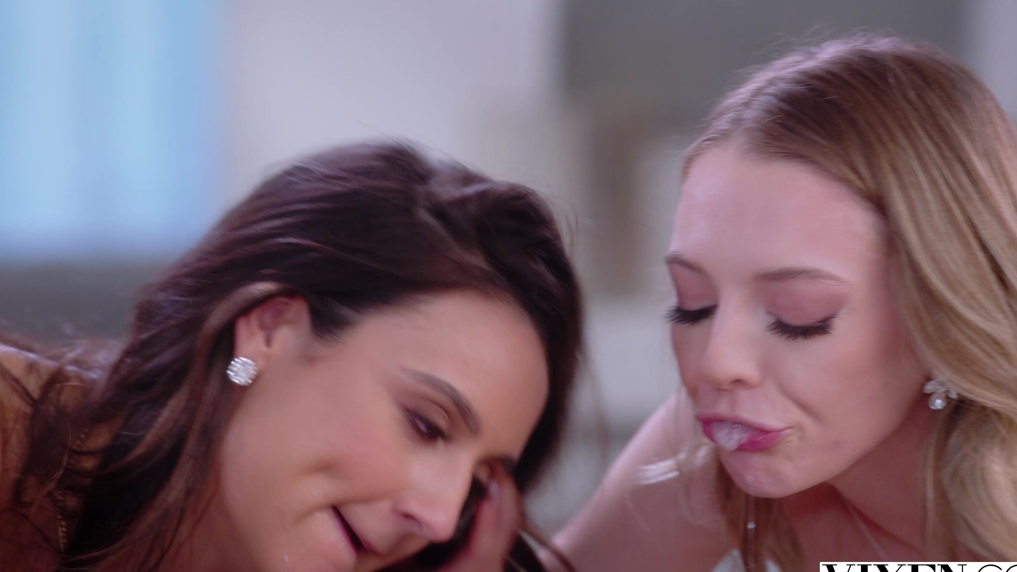 Girl, Natural Tits, Ass Licking, Pussy Licking, Brunette, Fingering, Blonde Eliza Ibarra & Lily Larimar - Vacation Mode SiteRip