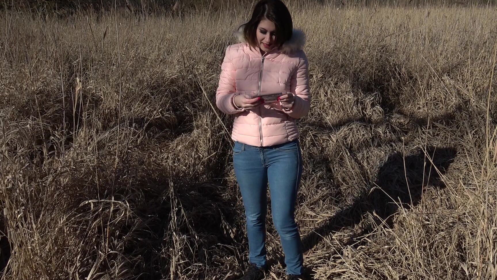 Melle Machts Dual Cam Outdoor Pissing