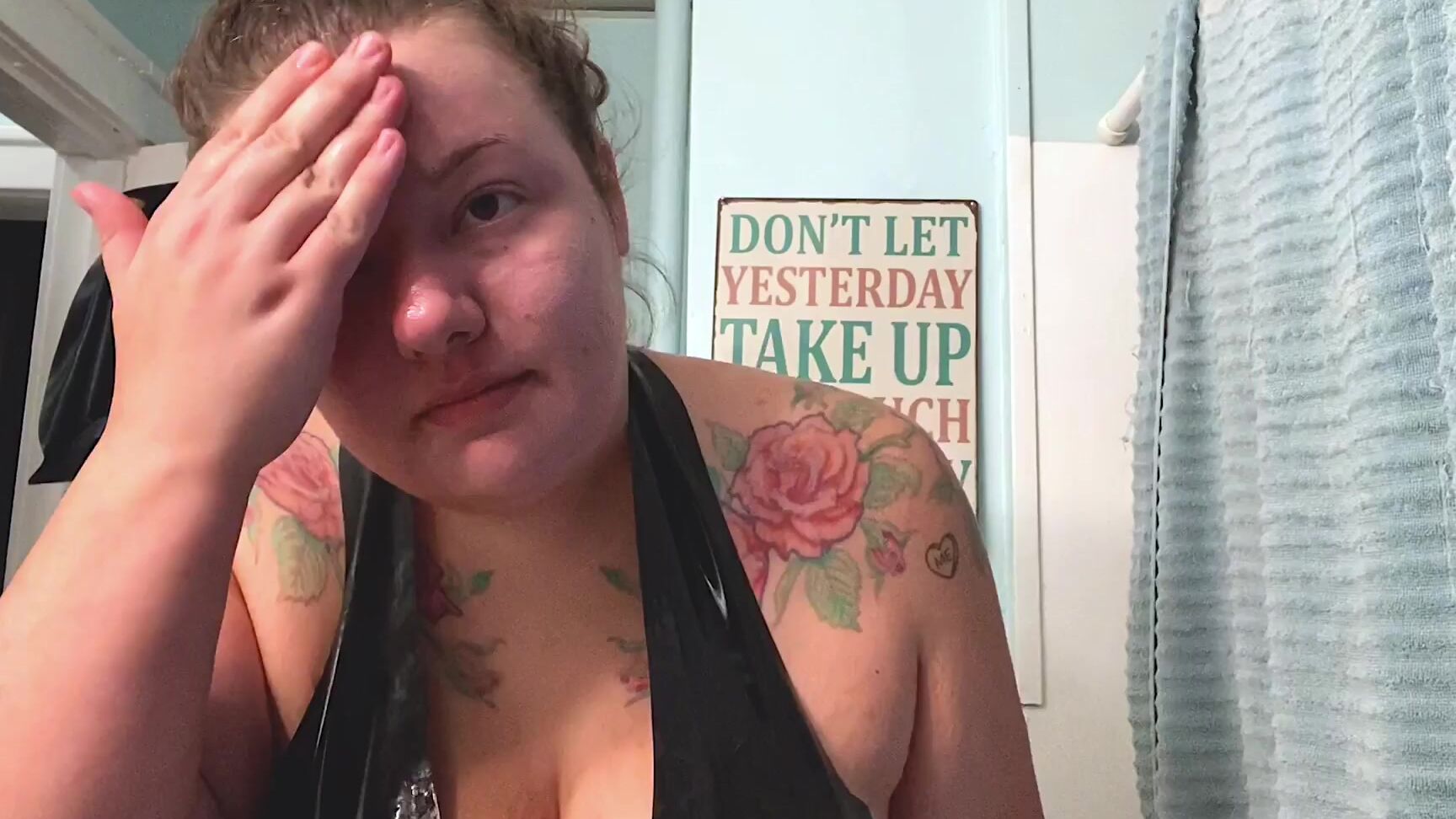 Rubberfoxx Doing My Makeup