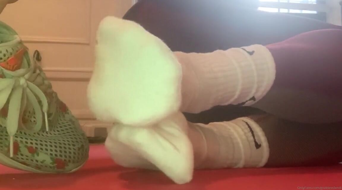Fendi Feet Aka Goddessfendi Onlyfans Been Sweating And Working Out Today Forreal Tho I Love The Way My Feet Smell Sorry It S Not Cornp