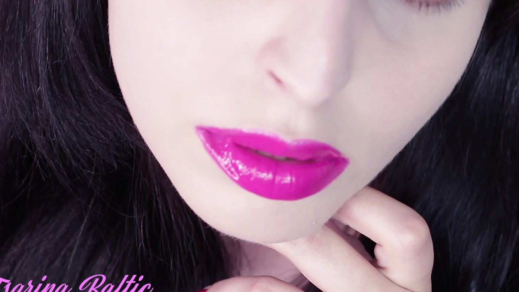 Tsarina Baltic - Super Shiny Lip Worship Clips4Sale