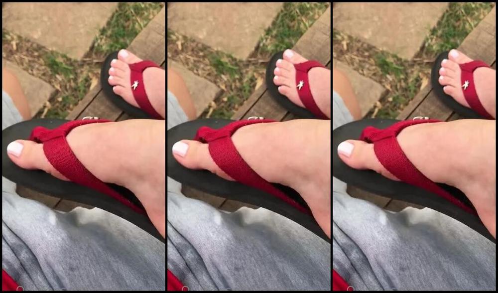 Pezinhos Da Amora Aka Amorafeetofc Onlyfans Algo Que Da Teso Para A Gente Praticar Esses Atos Ao Ar Livre O Medo De Ser Pego Aumenta A Adr 2