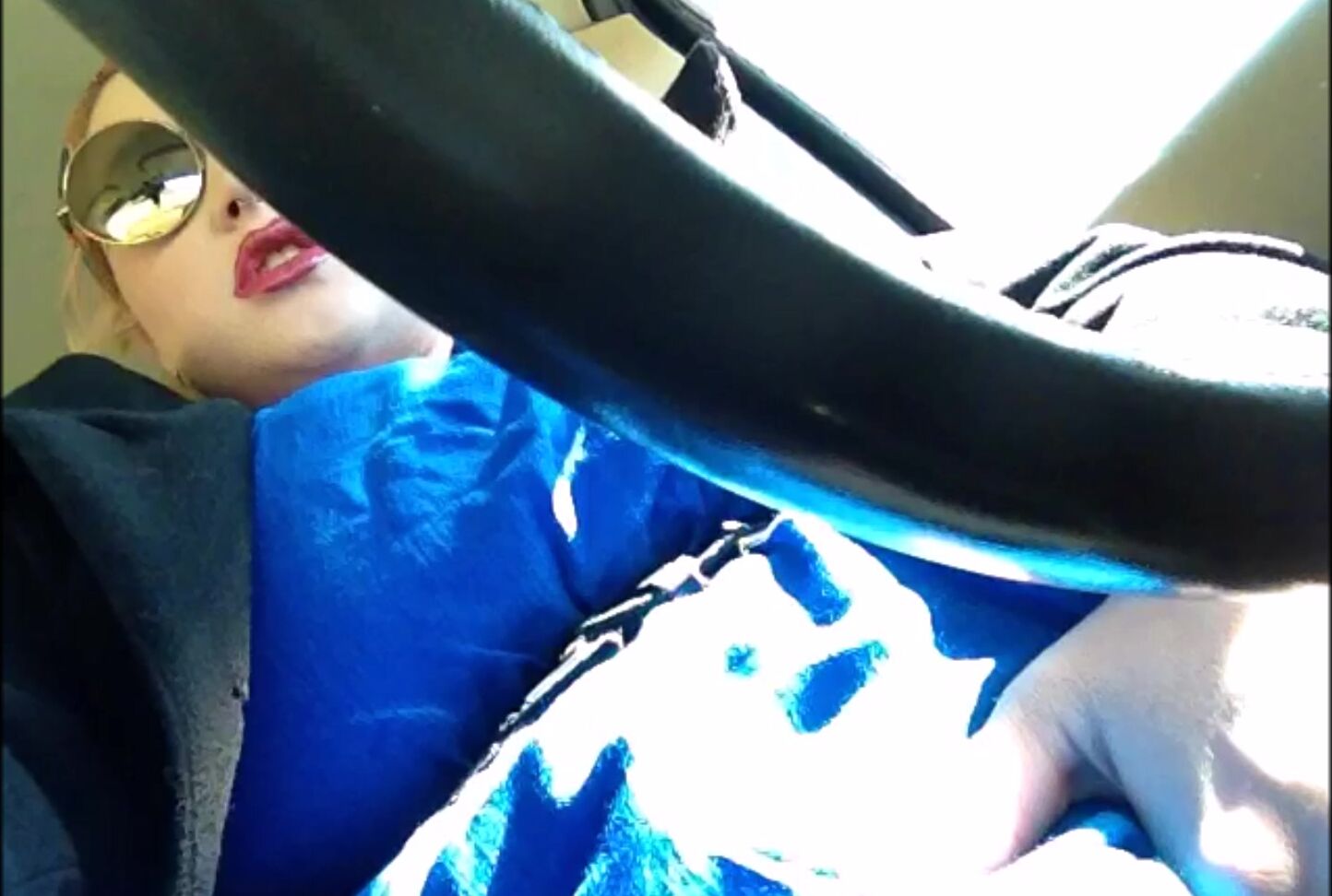 Kyra Effing Kane Shortselfie Roadsideplay