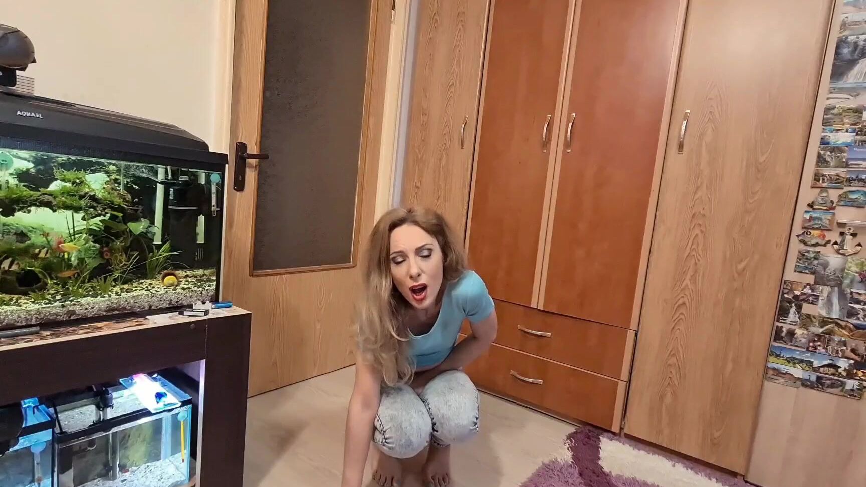 KinkyPornCpl - I Tryed To Hold It But I Pee In My Jeans ManyVids