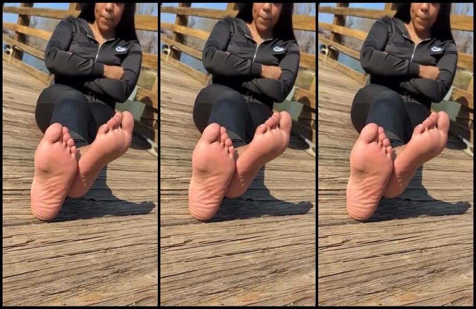 Foot Therapy Nicknamed Atlfoottherapy 12 05 2022 Onlyfans Video Showing Of My White Toes And Pink Soles