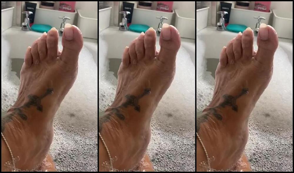 Msmaddy Aka Madsoles 1 Onlyfans I Do Love These Bathtime Soles Just Look At Those Wrinkles Imagine How They Feel 5