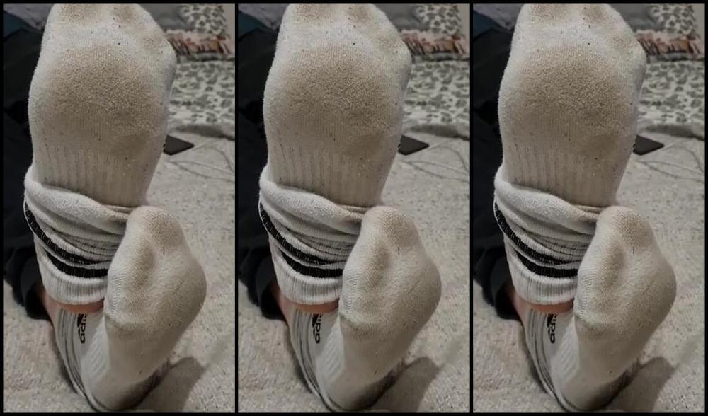 The Foot Dungeon Nicknamed The Foot Dungeon Onlyfans Peel These Socks Off And Inhale The Vinegary Waft That Hits Your Nostrils