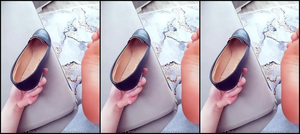 Queen Salome Onlyfans Yine Annemin Babetlerini Giydim Birazda Bunlara Klelik Yap Ezikp