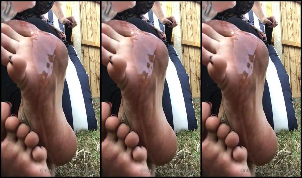 Footsiegalore Onlyfans Dirty Dripping In Oil Soles Video