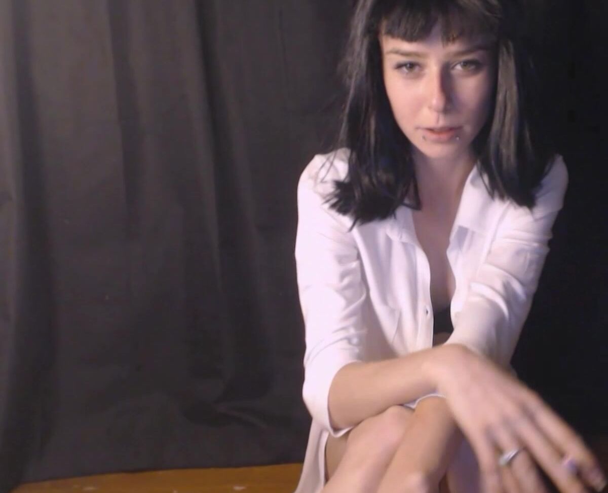 Serenatv Mia Against The Wallace