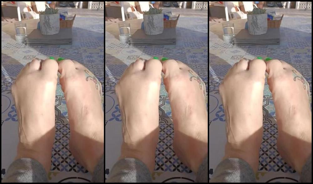 Solefulsassy Onlyfans A Little Clip Of My Sweaty Feet After A Long Walk With The Dogs Yes Of Course They Need Your Tong