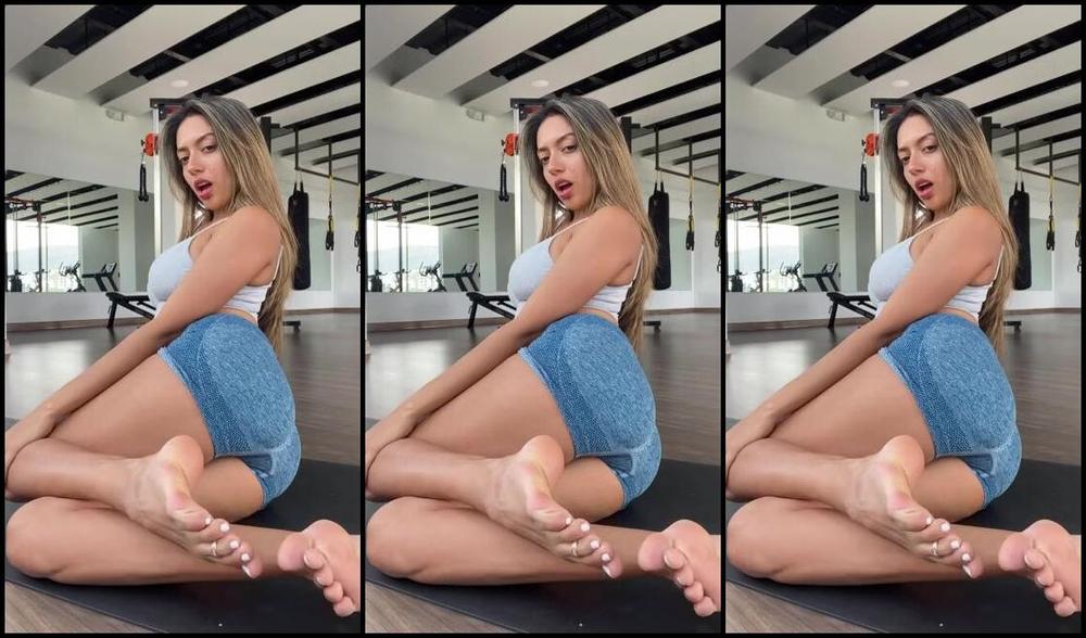 Michelle Soullife Nicknamed Michellesoullife 04 18 2024 Onlyfans Video Does My Soles Distract You From Yoga Class
