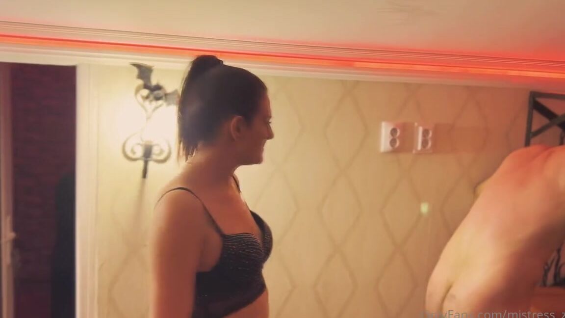 Mistress Zeida Onlyfans The Atmosphere Is Getting Really Hot In My Castle Together With Dfc Executrix Lady Zara This Loser