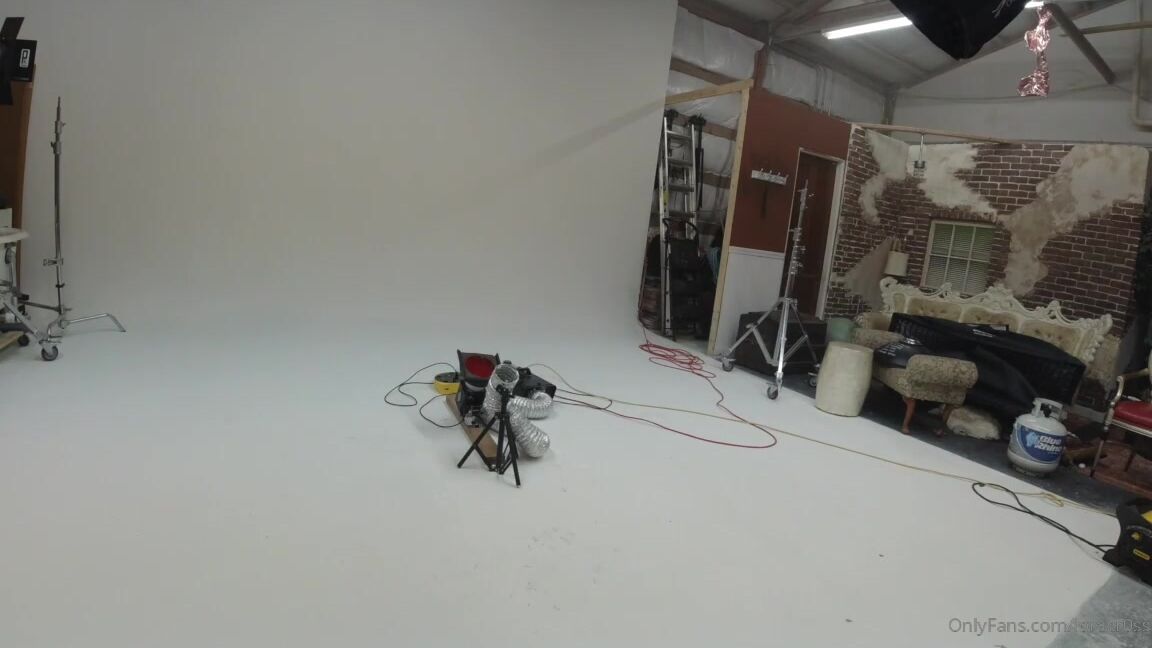 Loracr Ss So This Is A Lonnnng And Almost Completely Unedited Bts Video At A Photoshoot Where We Mad