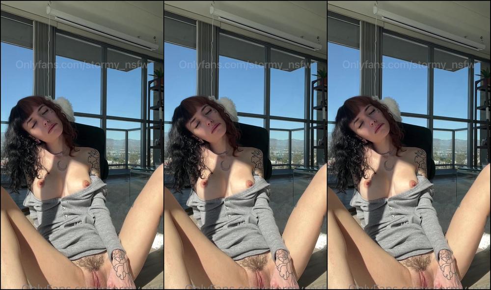 stormy-nsfw-01-02-2022-2349185859-using-my-favorite-glass-toy-and-something-special-happens-