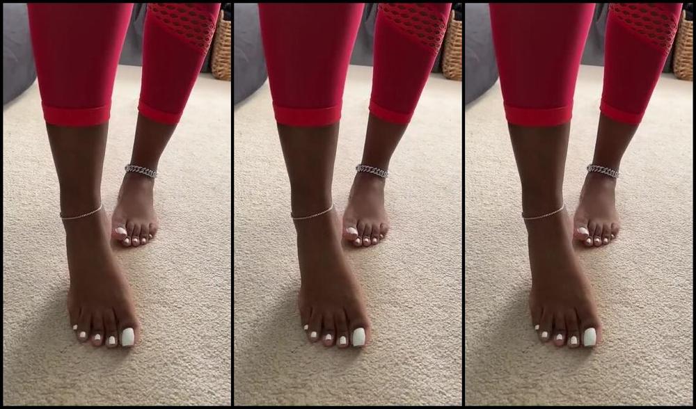 Sassy Toes Aka Sassytoesforyou Onlyfans Have You Ever Wondered What It Was Like To Spend A Day With Me At Home Im Either Wearing My Slipp 1