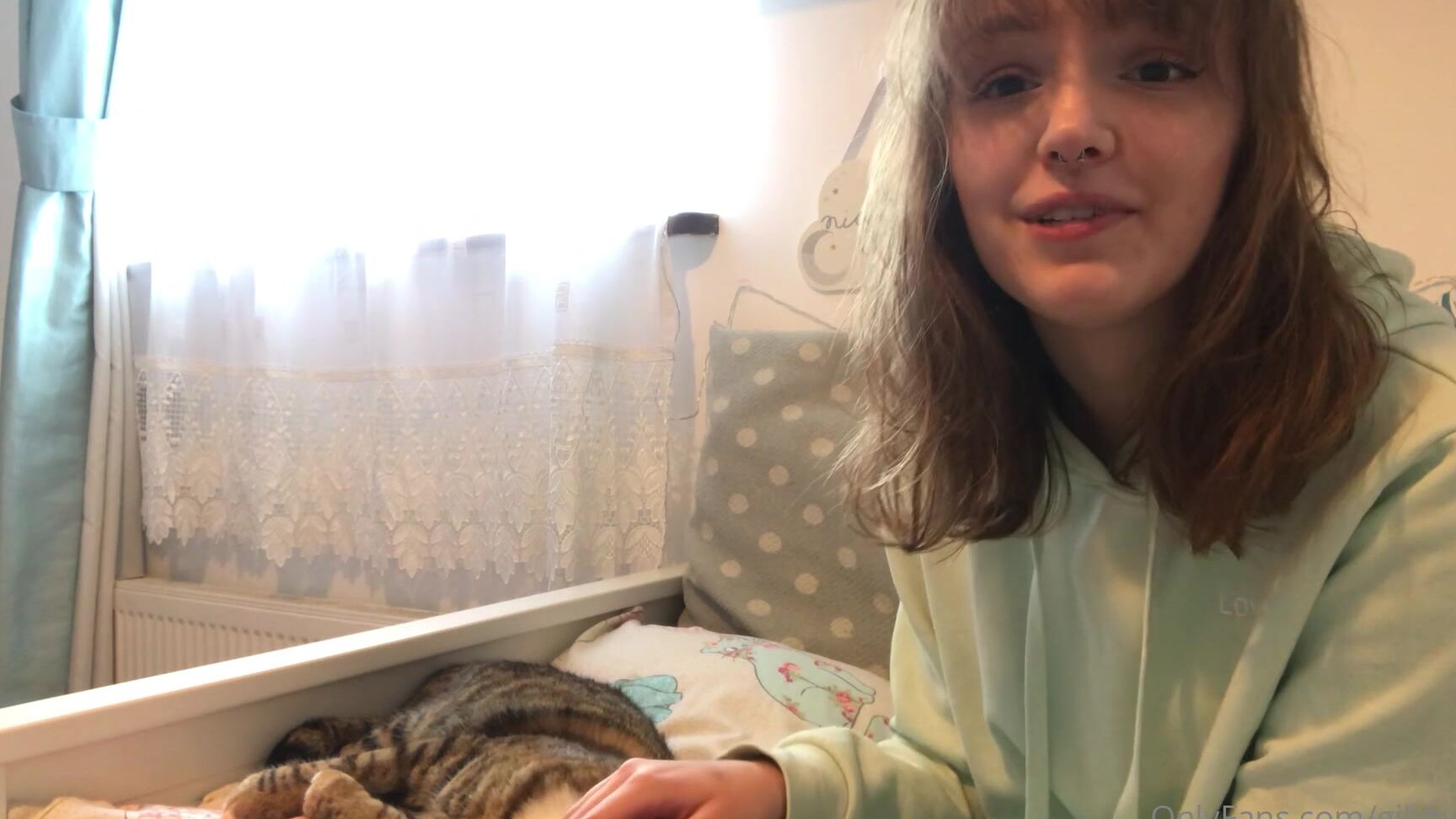 Gibbymoo 2412327233 04 02 2022 I M Back