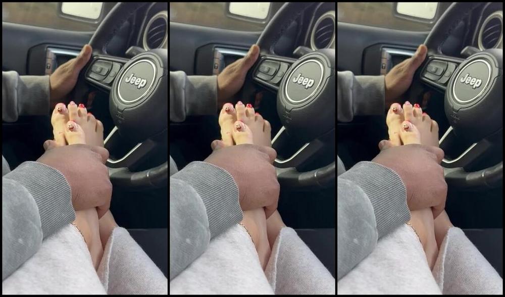 Dafootgoddess1 11 25 2024 Onlyfans Video Getting My Feet Rubbed While He Drives Gt