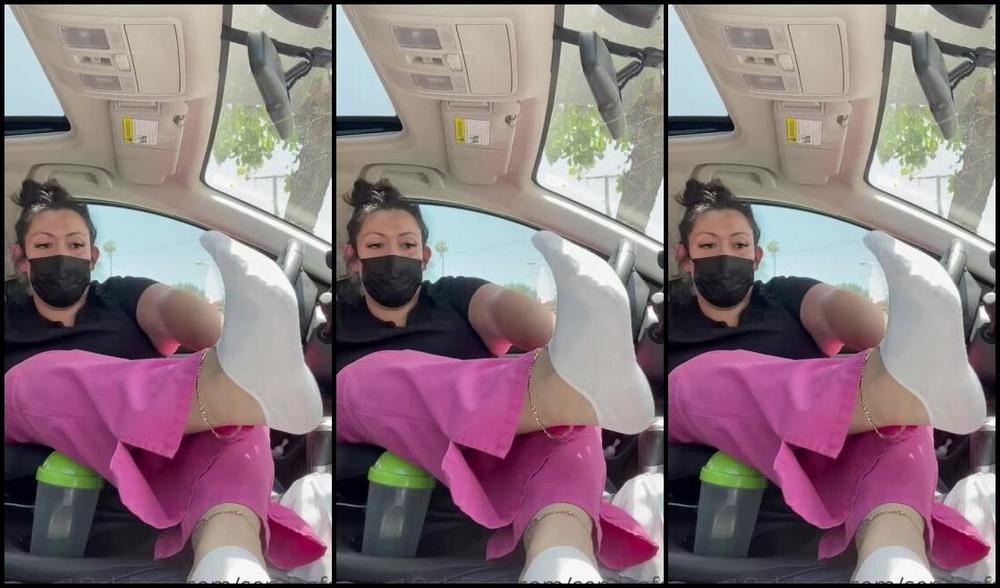 Servingbarefeet Aka Servingfet Onlyfans Ur Favorite Nurse Feet Have Been Hard At Work So I Thought I D Treat Ya To Lunch