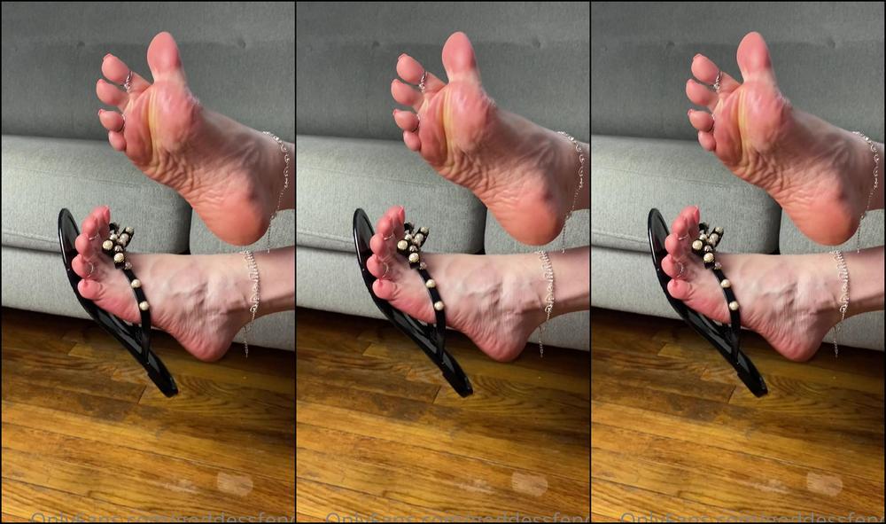 Goddessfendi 401611149 06 07 2020 Flip Flops In My New Pedi My Lovesssss