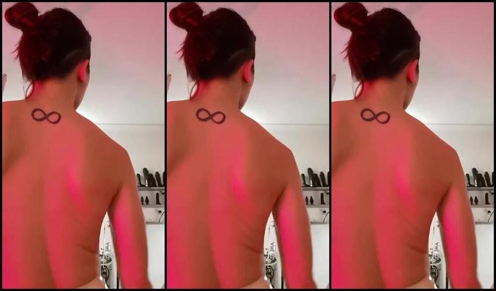 Miss Flora Nicknamed Missfloraberlin Onlyfans I Love Feeling The Oil On My Boobs And Nipples After Wearing Latex Lt3