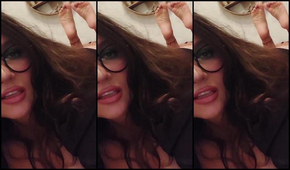 Mica Sandy Nicknamed Sandysmallfeet Onlyfans Foot Massage For Me Please Baby