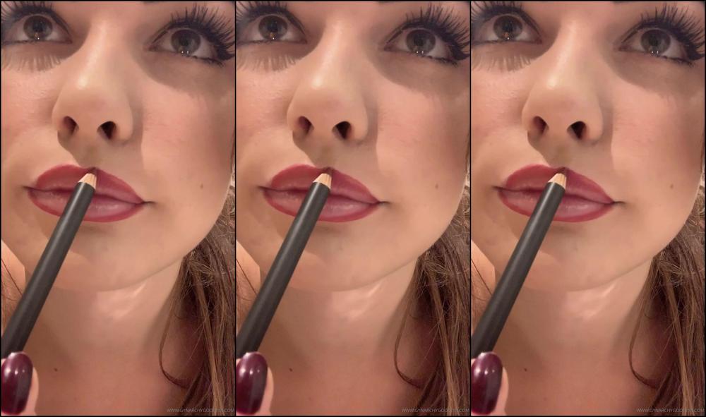 Goddess Gynarchy Ed Lipstick Application