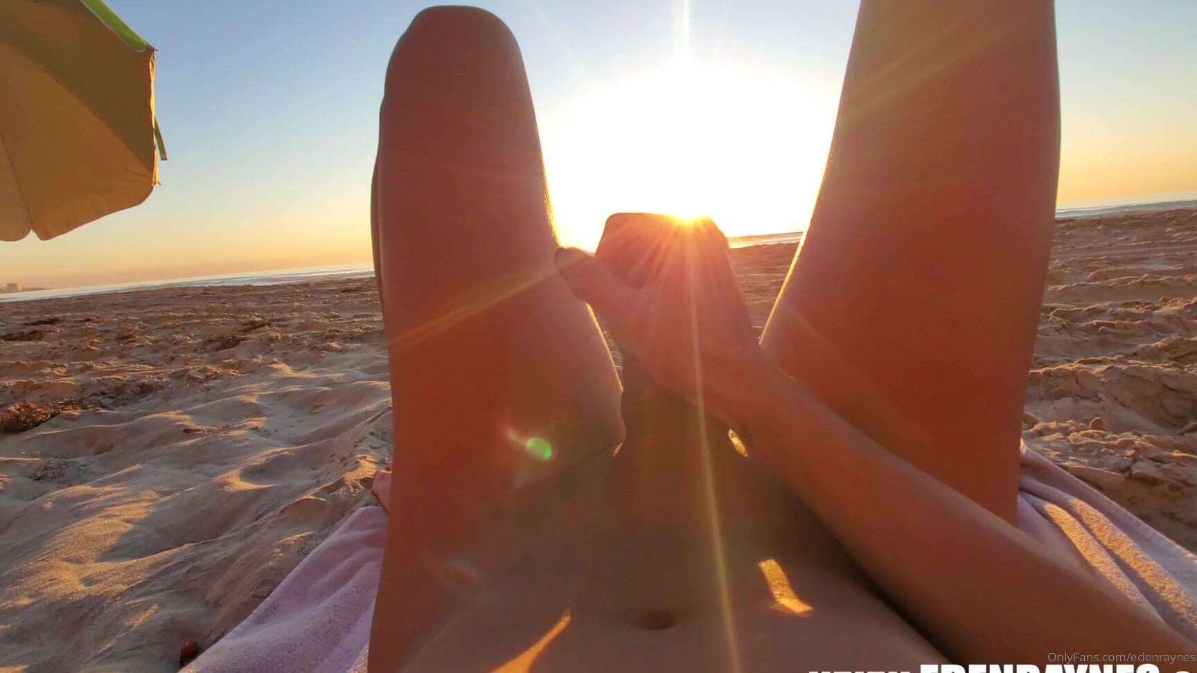 edenraynes-26-10-2019-76917292-went-to-blacks-beach-yesterday.-while-i-was-there-this-sexy-daddy-who-was-laying-15-ft-fro