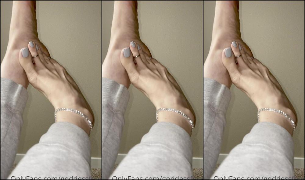 Goddessfendi 2273992432 11 14 2021 Who Wants To Cover This Gorgeous Mani Pedi You Get A 5 Min Custom